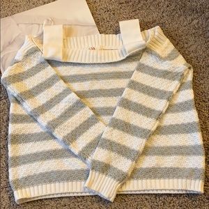 Cropped off the shoulder long sleeve